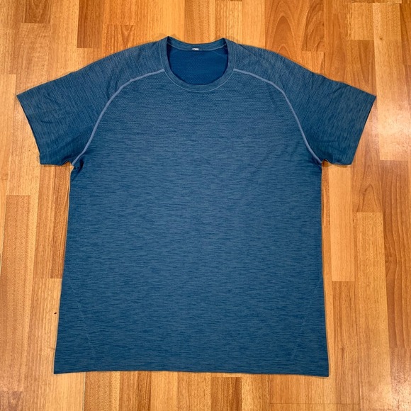 Lululemon Shirt Mens‎ Small Blue Yoga Gym Workout Short Sleeve - Picture 1 of 8